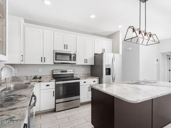 406 E Cochran Ave