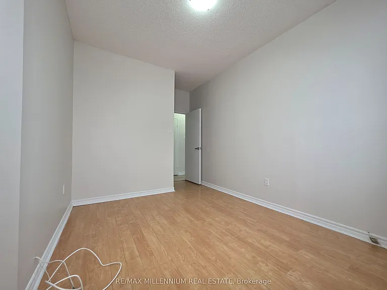 175 Hilda Ave #102 — Photo 20