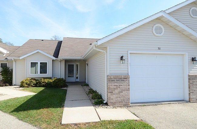 1st image of 30 Heritage Ln