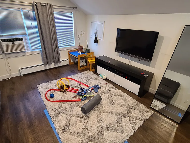 404 Henry St #2 — Photo 4