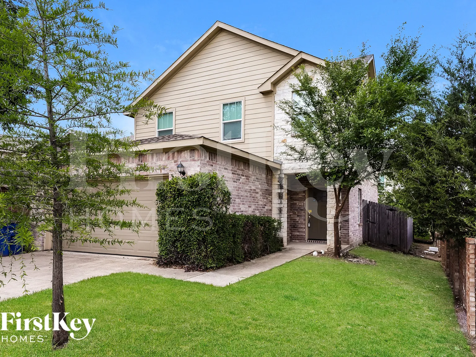 3 bed, 2.5 bath, 1886 sqft, $2,070 — Photo 2