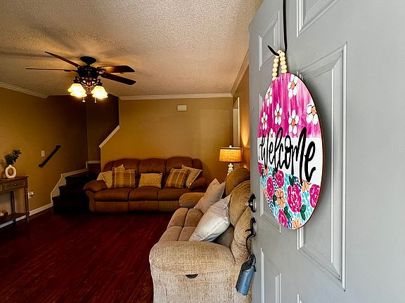 3rd image of 230 Autumn Ridge Ct