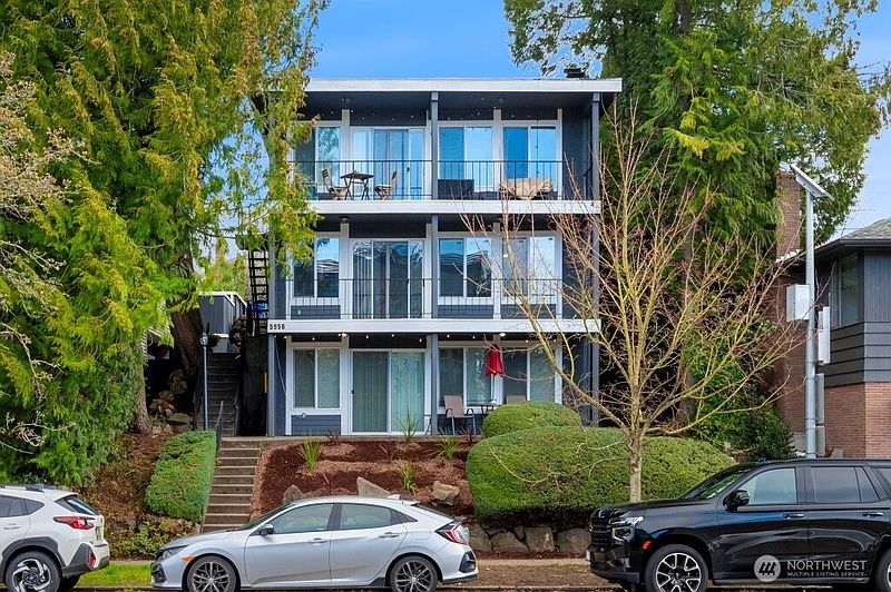 2nd image of 5954 Fauntleroy Way SW