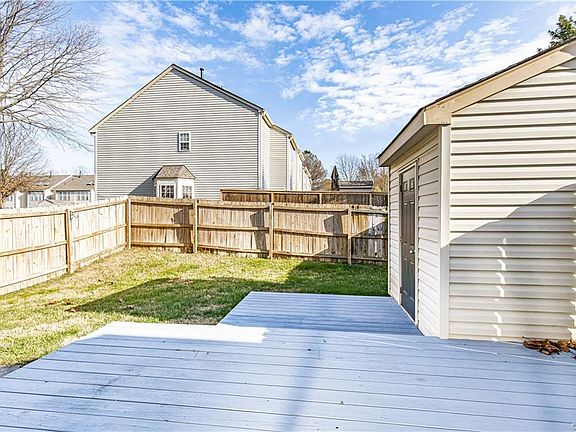 3rd image of 9215 Silverbush Dr