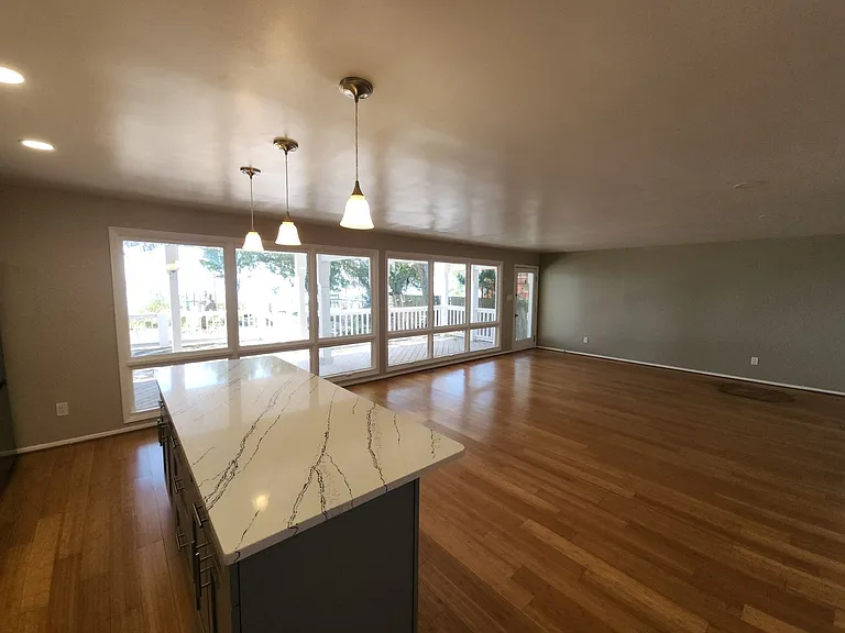 1331 Bayville St — Photo 51