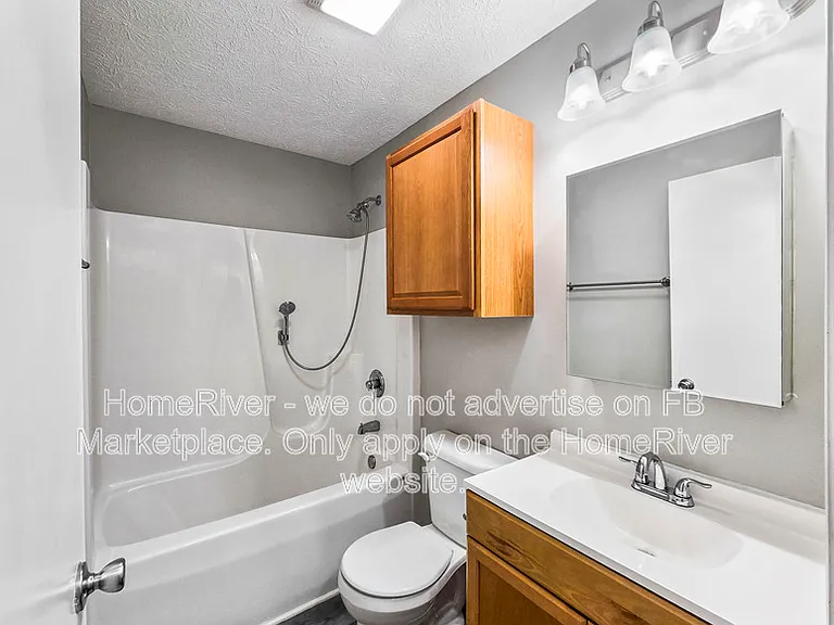 2606 E 56th St — Photo 15