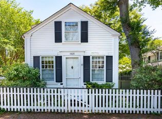 37 School St, Edgartown, MA 02539