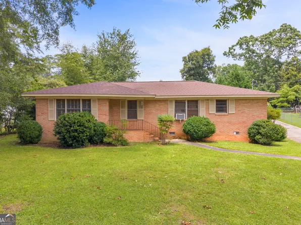 24 Laurel Dr, Hartwell, GA 30643
