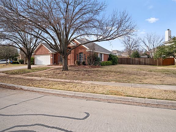 5th image of 917 Circle View Ln