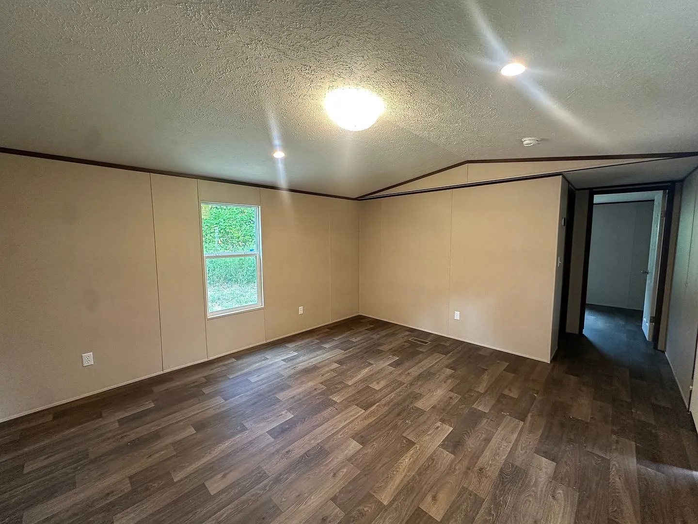 106 Norwood Dr — Photo 3