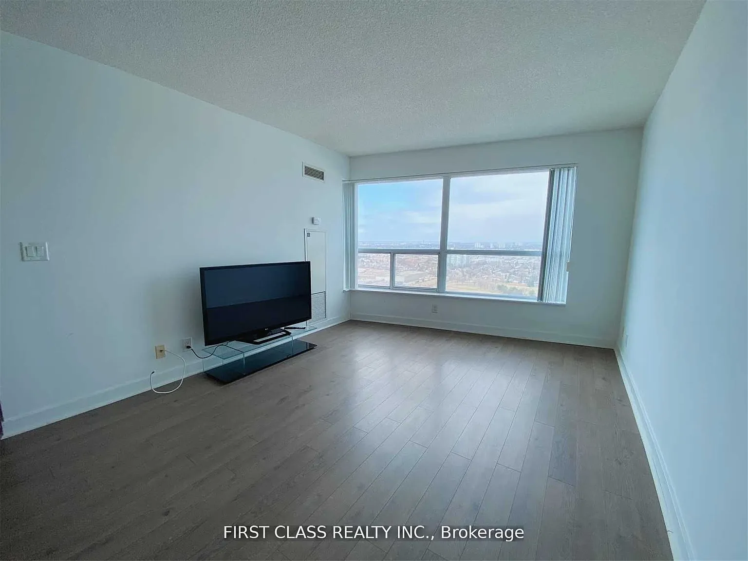 2 bed, $2,300 — Photo 4