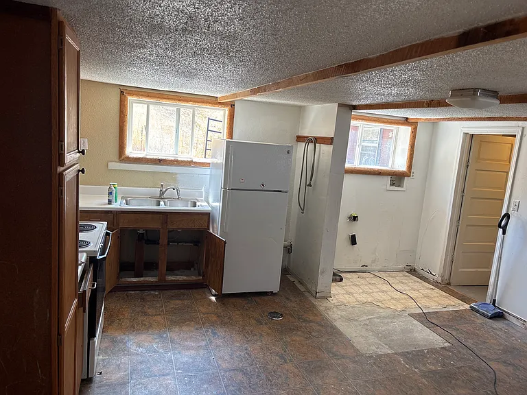 4236 N Ginzel St — Photo 8