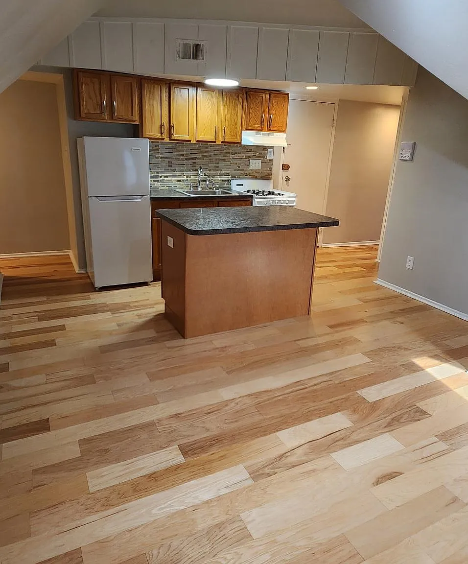 2 bed, $1,375 — Photo 1