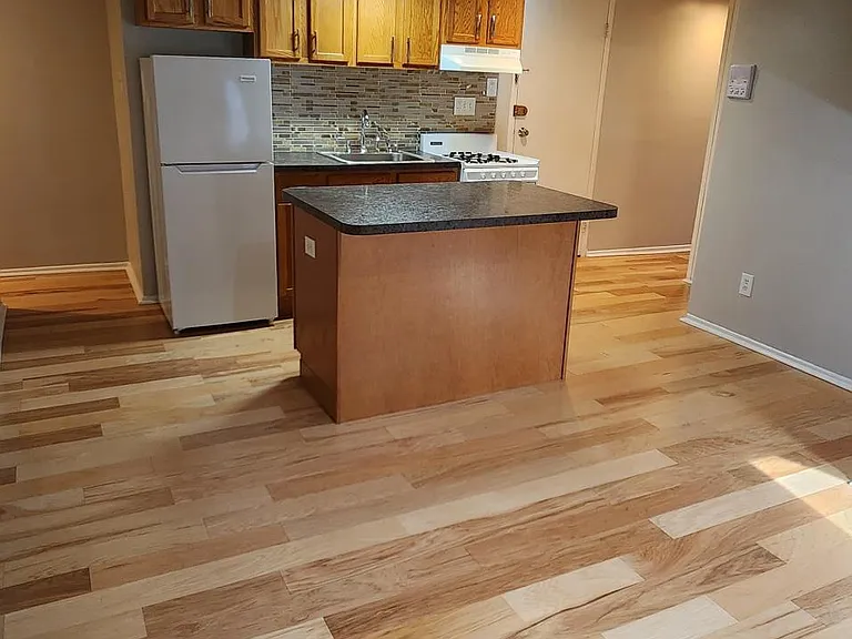 300 S Negley Ave #5 — Photo 1