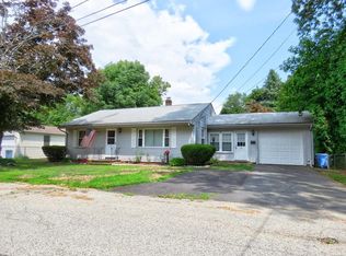 17 Pin Oak Way, Whitman, MA 02382