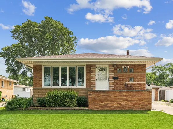 4432 W 100th Pl, Oak Lawn, IL 60453