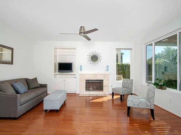 3rd image of 10848 Hillbrae Ct