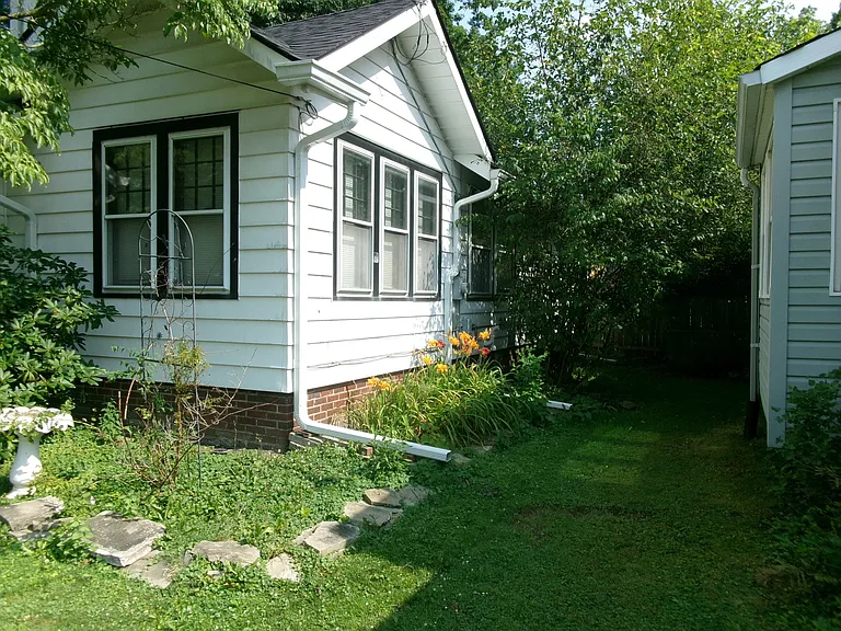 1544 Edgewood St NE — Photo 12