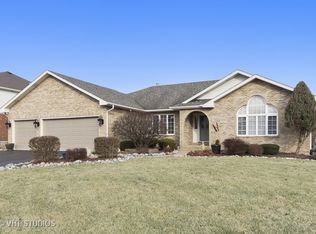 16017 W Red Cloud Dr, Lockport, IL 60441
