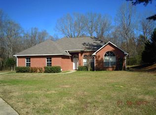 105 Magnolia Dr, Raymond, MS 39154