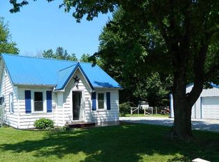 1125 SW 6th St, Fairfield, IL 62837