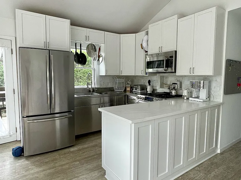 33 Hoppin Ave — Photo 21