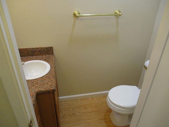 5th image of 679 E Fox Ct Unit A
