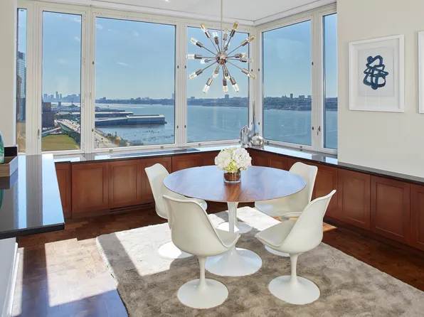 220 Riverside Boulevard 19JG image 2 of 12