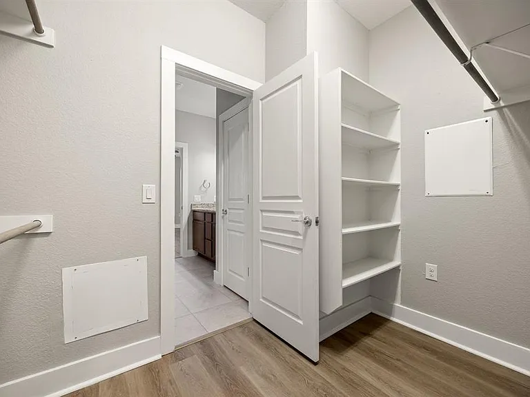 1501 Roseburg Dr — Photo 19