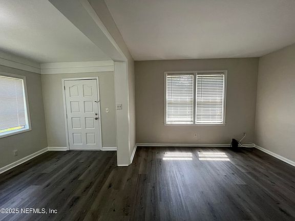 3rd image of 1049 STARK Street