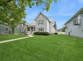 1128 Wisconsin St, Lake Geneva, WI 53147