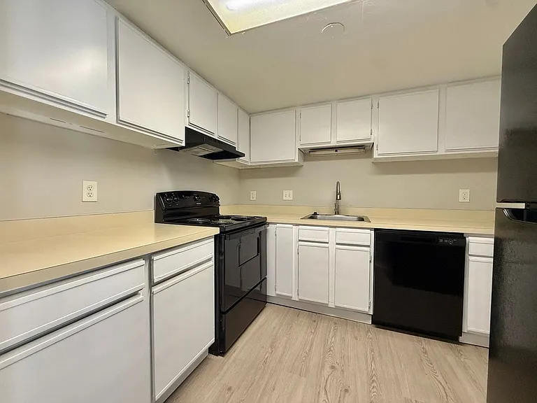 4111 S Semoran Blvd #14 — Photo 6