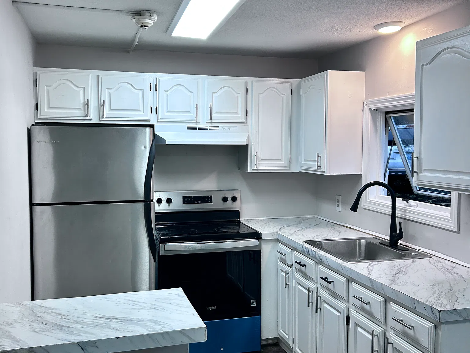 2 bed, 1200 sqft, $1,850 — Photo 2