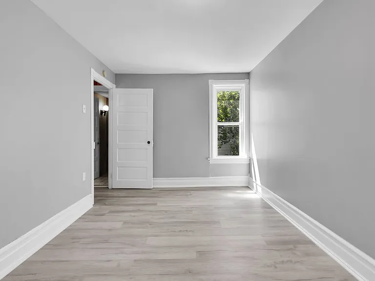 622.5 N Silk St — Photo 7