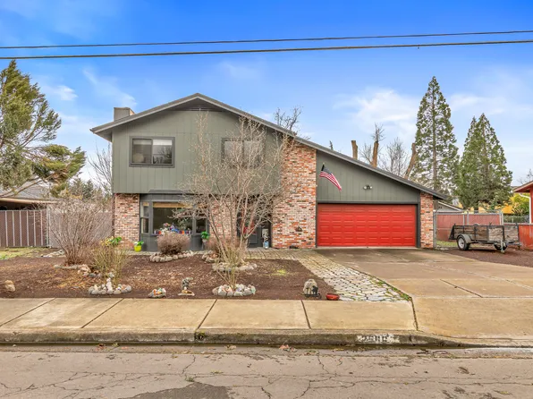 2556 Dellwood Ave, Medford, OR 97504