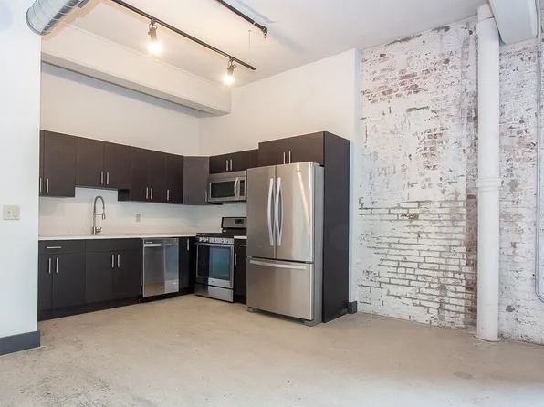 190 Christopher Columbus Drive image 5 of 10