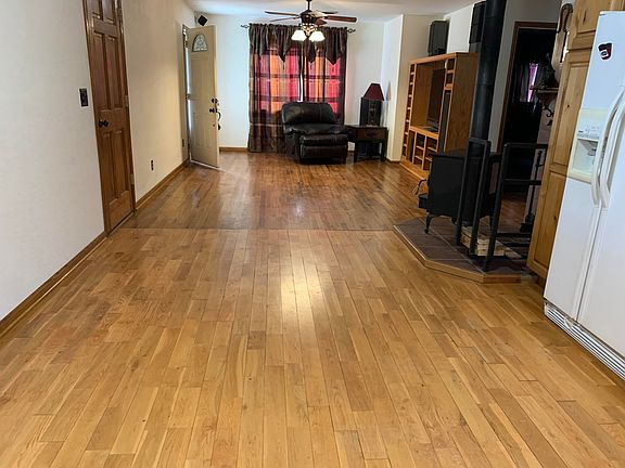 4th image of 409 Cedar Ave