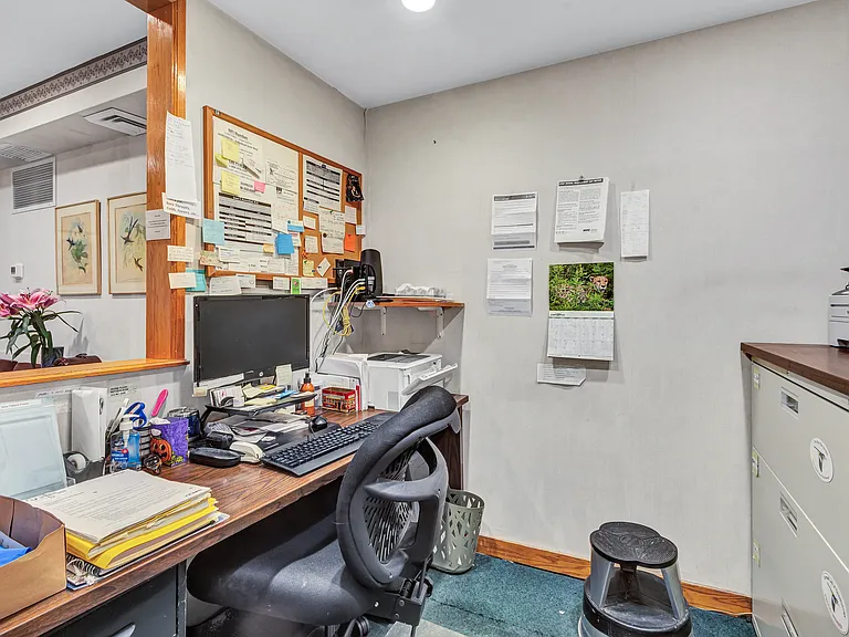 21 E 93rd St #OFFICE — Photo 4