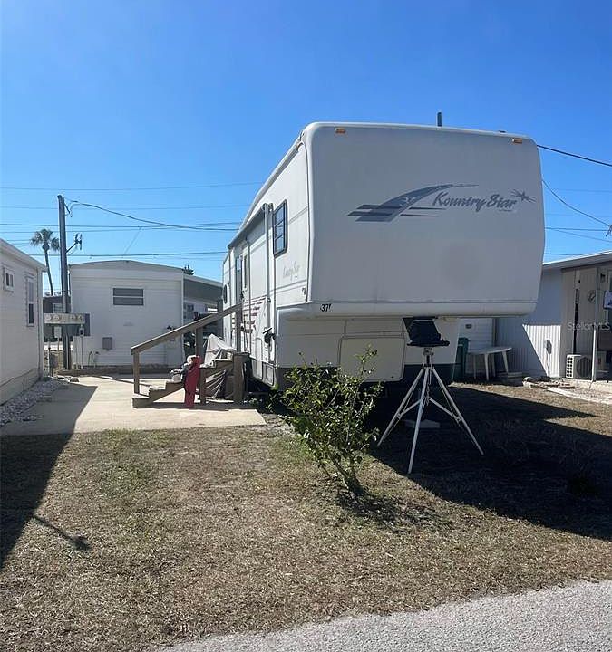 1st image of 37 ILLINOIS STREET