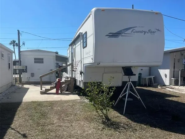 37 Illinois St, Palmetto, FL 34221