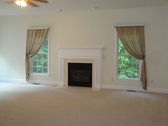 Large bright Living Room