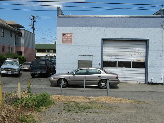4th image of 815 6th St