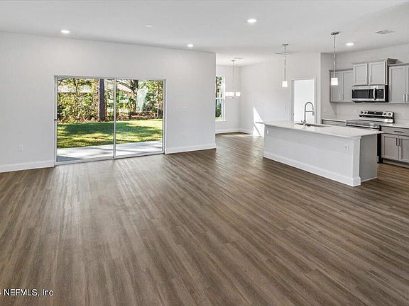 5th image of 71 PANORAMA Drive
