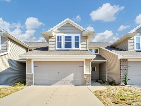 418 Cimarron Dr, Hiawatha, IA 52233