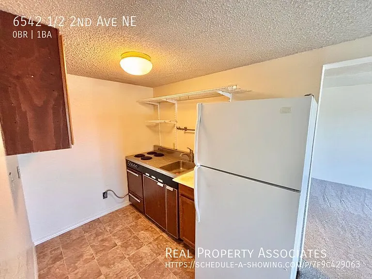 6542 1/2 2nd Ave NE — Photo 5