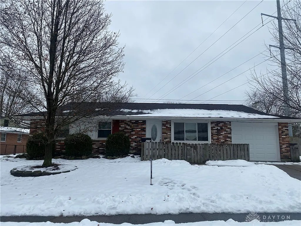 409 Brownstone Dr photo 1