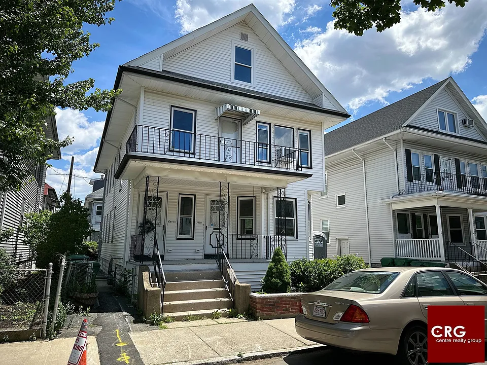 9 Bradford Ave #1