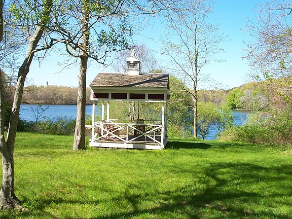 Upper Shawme Pond