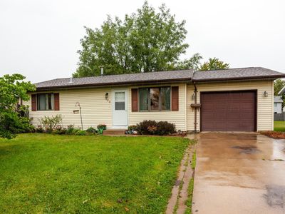 909 2nd St NW, Byron, MN, 55920