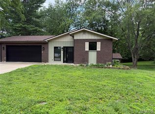 25 Glen Ridge Dr, Glen Carbon, IL 62034